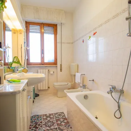 Altido Bright And Cozy Flat With Terrace * Viareggio